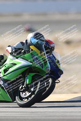 media/Dec-05-2025-CVMA Friday Practice (Fri) [[303bad9a84]]/4-Racer 4-Trackday 1/Session 2 (Turn 14)/